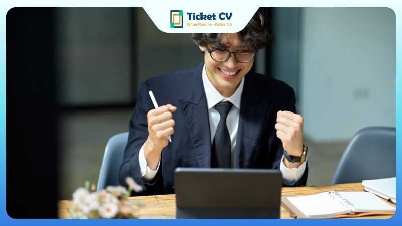 getting a job synonym
